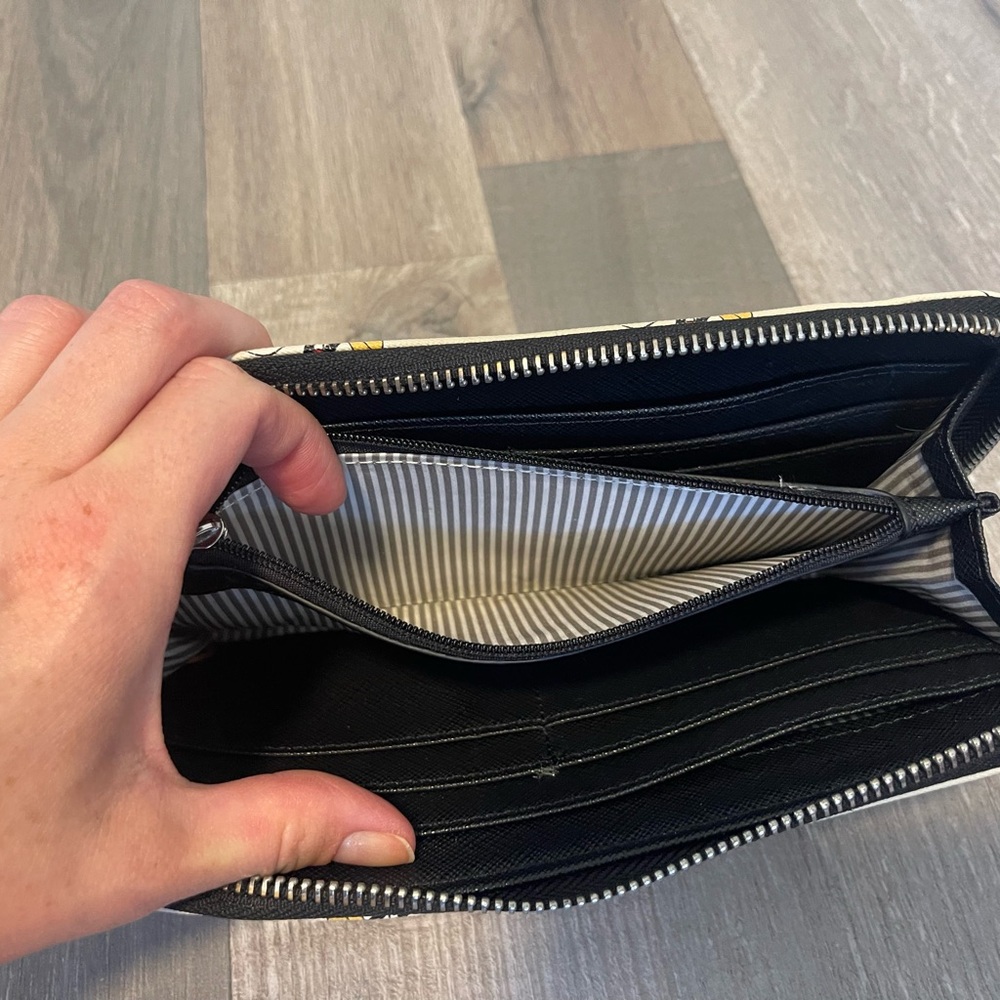 Loungefly Mickey Mouse wallet - Picture 6 of 7